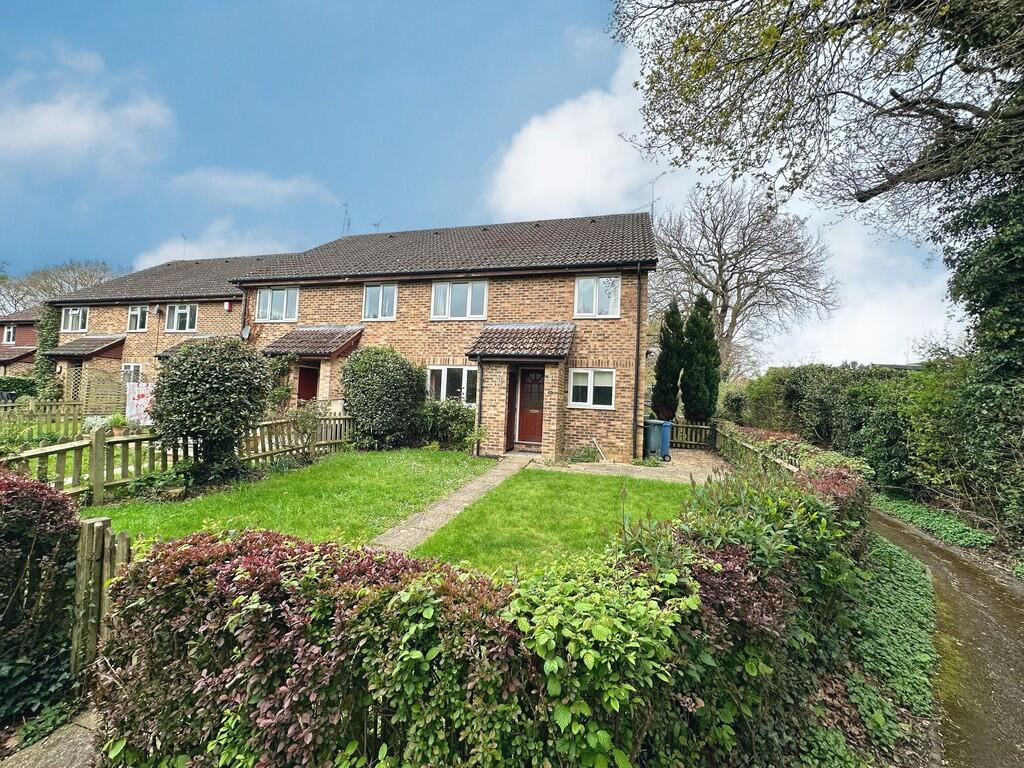 2 bed End of Terrace for rent in Newnham. From Martin & Co - Basingstoke