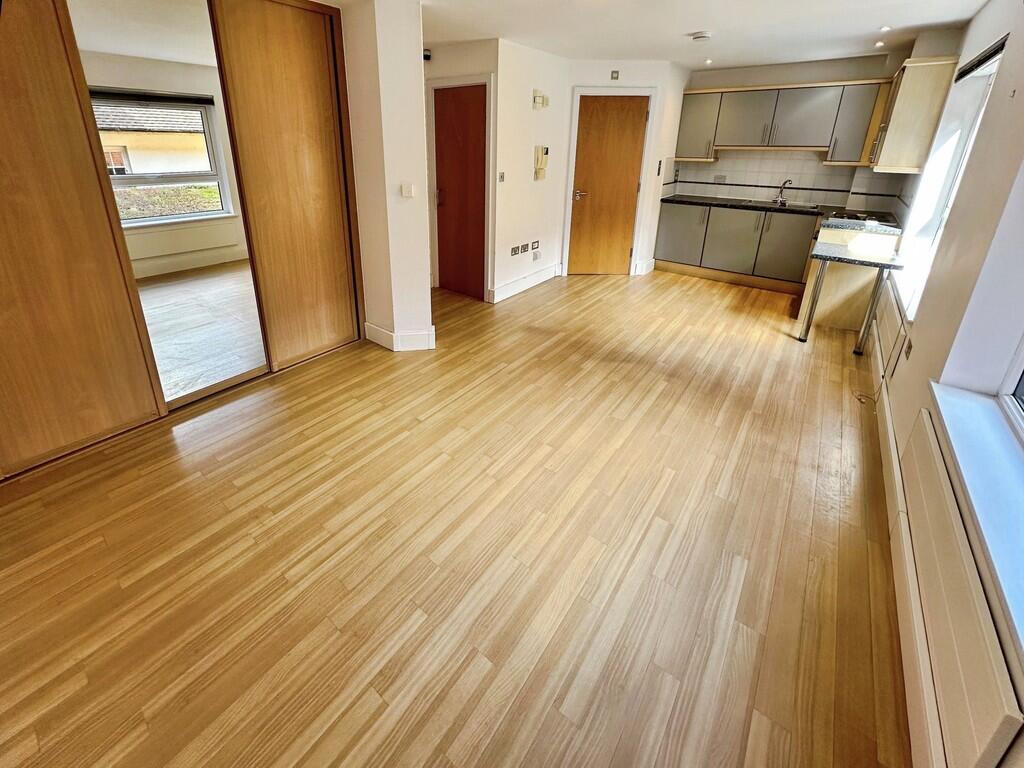 4 bed Studio for rent in Basingstoke. From Martin & Co - Basingstoke 4 bed Studio for rent in Basingstoke. From Martin & Co - Basingstoke