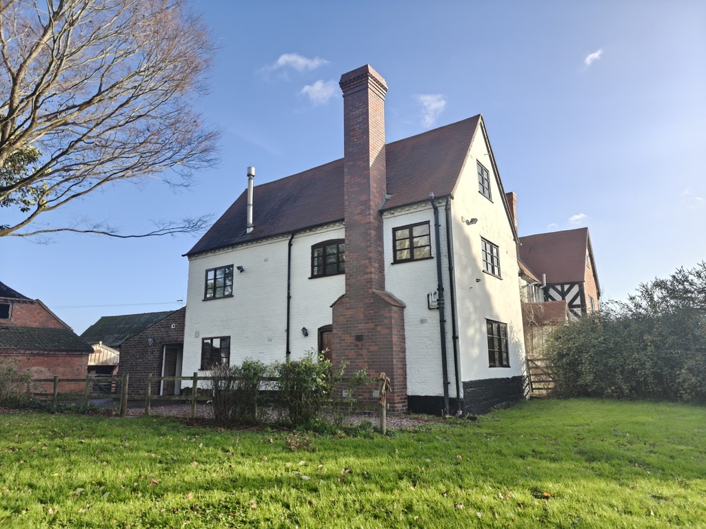 3 bed Link detached for rent in Bromsgrove. From Martin & Co - Worcester