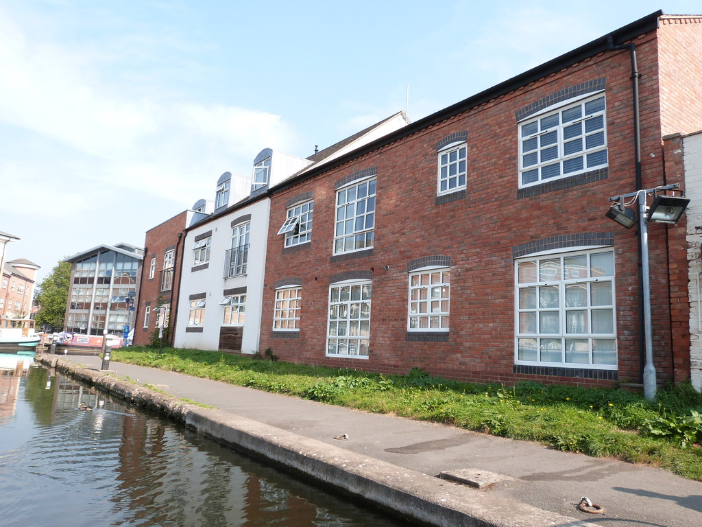 2 bed Apartment for rent in Worcester. From Martin & Co - Worcester