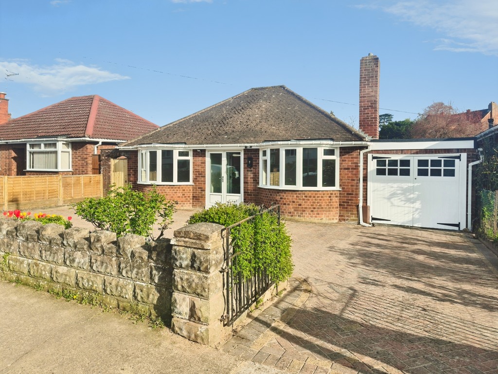 2 bed Detached bungalow for rent in Worcestershire. From Martin & Co - Worcester