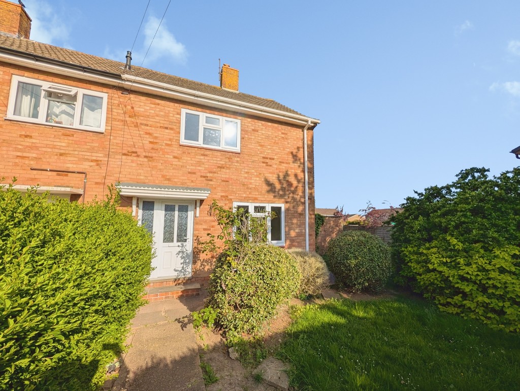 2 bed Semi Detached for rent in Great Malvern. From Martin & Co - Worcester