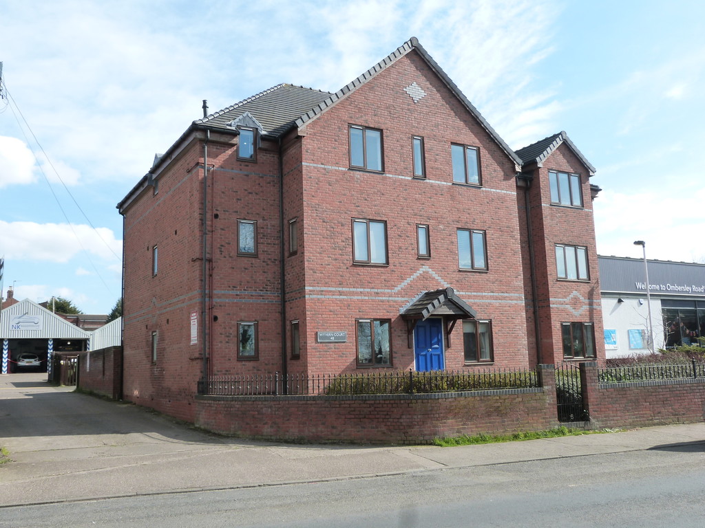 2 bed Apartment for rent in Bevere. From Martin & Co - Worcester
