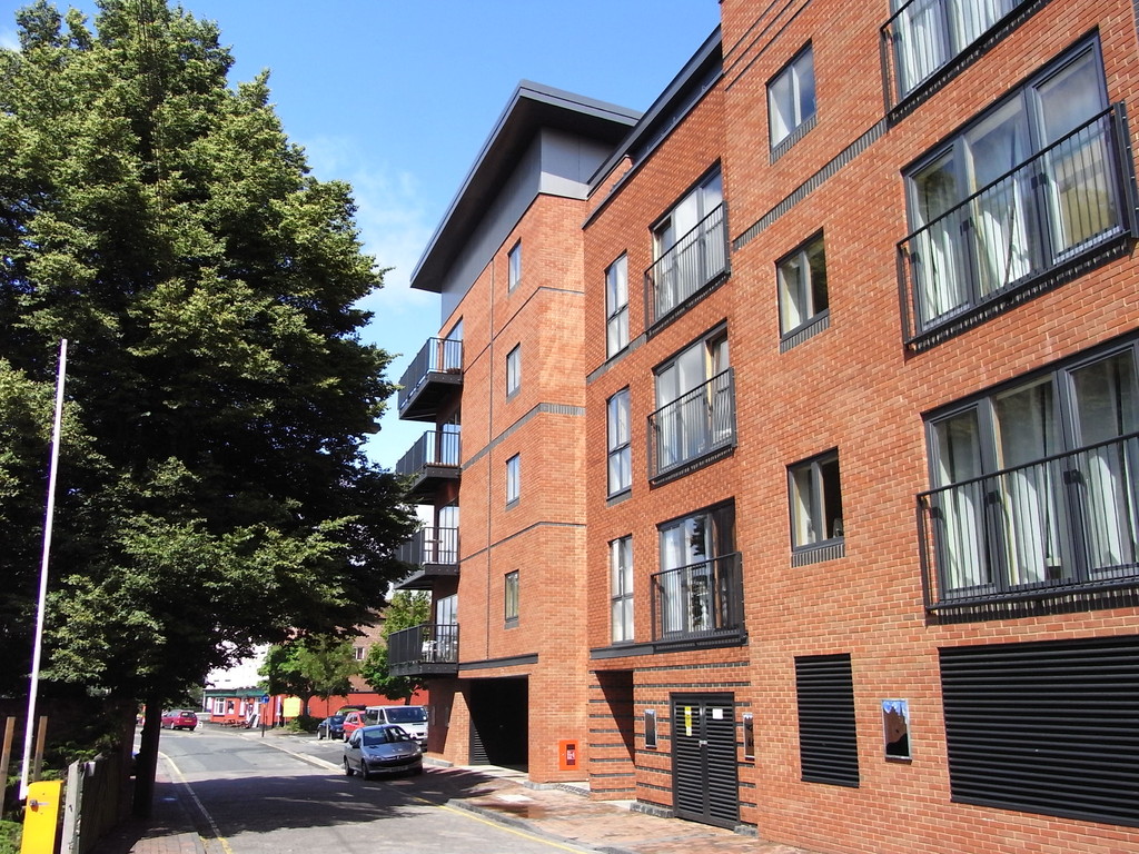 2 bed Apartment for rent in Worcestershire. From Martin & Co - Worcester