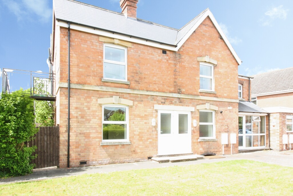 2 bed Ground Floor Flat for rent in Worcestershire. From Martin & Co - Worcester 2 bed Ground Floor Flat for rent in Worcestershire. From Martin & Co - Worcester