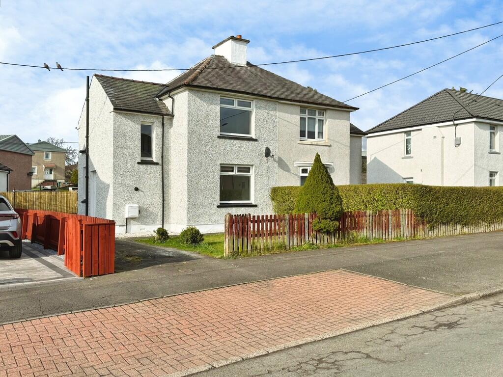 2 bed Semi Detached for rent in Hartwood. From Martin & Co - Bathgate