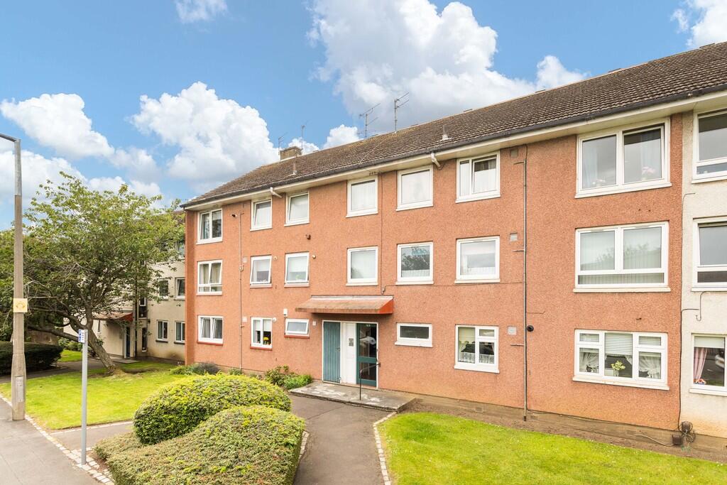 2 bed Apartment for rent in Hermiston. From Martin & Co - Bathgate 2 bed Apartment for rent in Hermiston. From Martin & Co - Bathgate