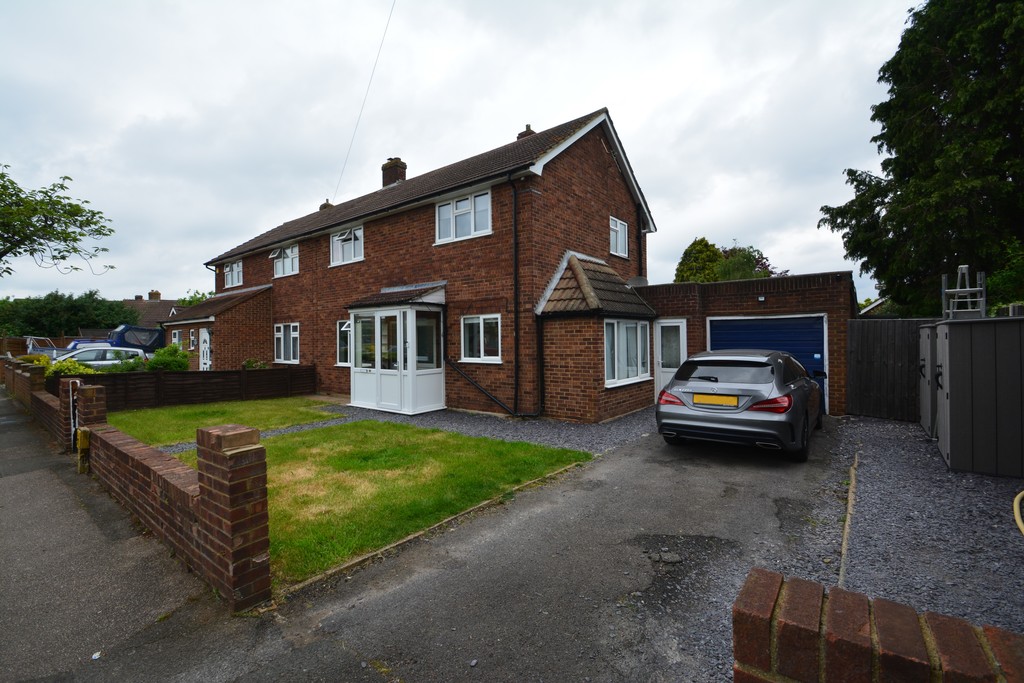 3 bed Semi-Detached House for rent in Surrey. From Martin & Co - Walton on Thames