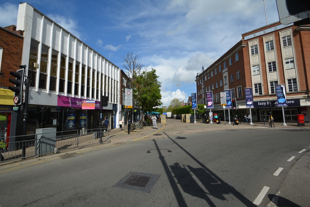 1 bed Studio for rent in Middlesex. From Martin & Co - Walton on Thames