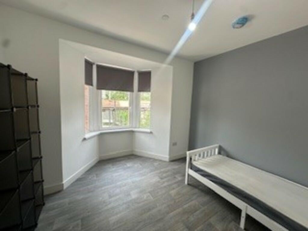 1 bed Student Flat for rent in Ebbw Vale. From Martin & Co - Merthyr Tydfil
