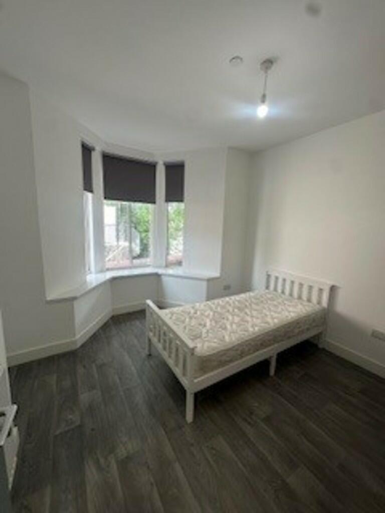 1 bed Student Flat for rent in Ebbw Vale. From Martin & Co - Merthyr Tydfil