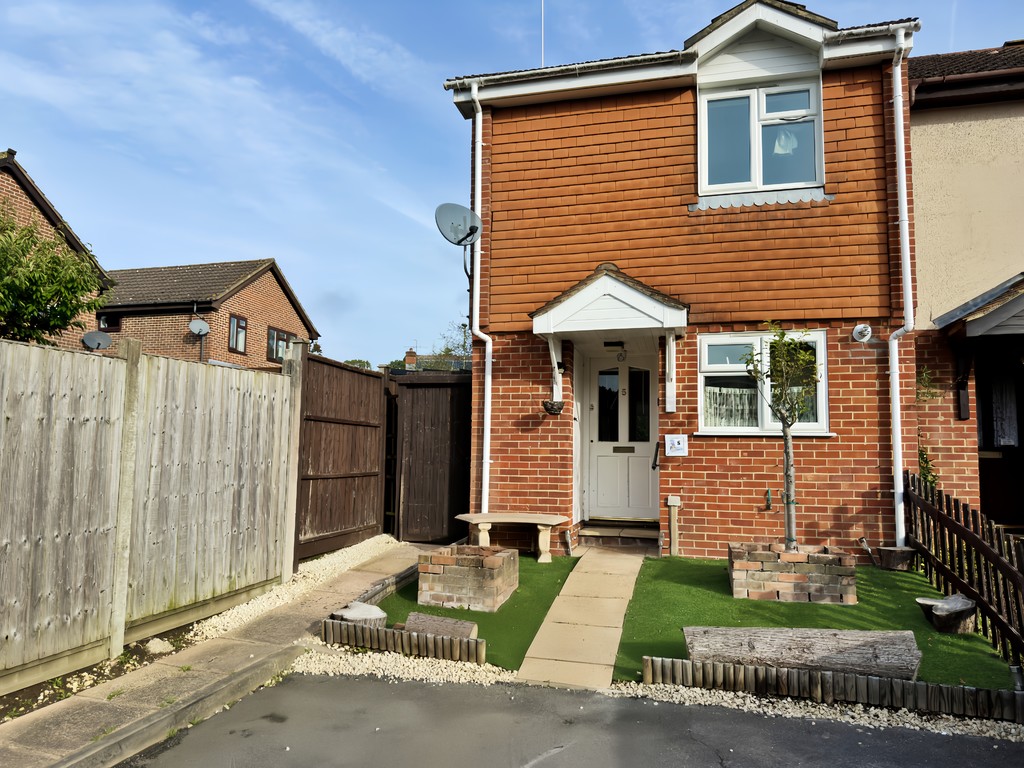 2 bed End of Terrace for rent in Hampshire. From Martin & Co - Basingstoke 2 bed End of Terrace for rent in Hampshire. From Martin & Co - Basingstoke