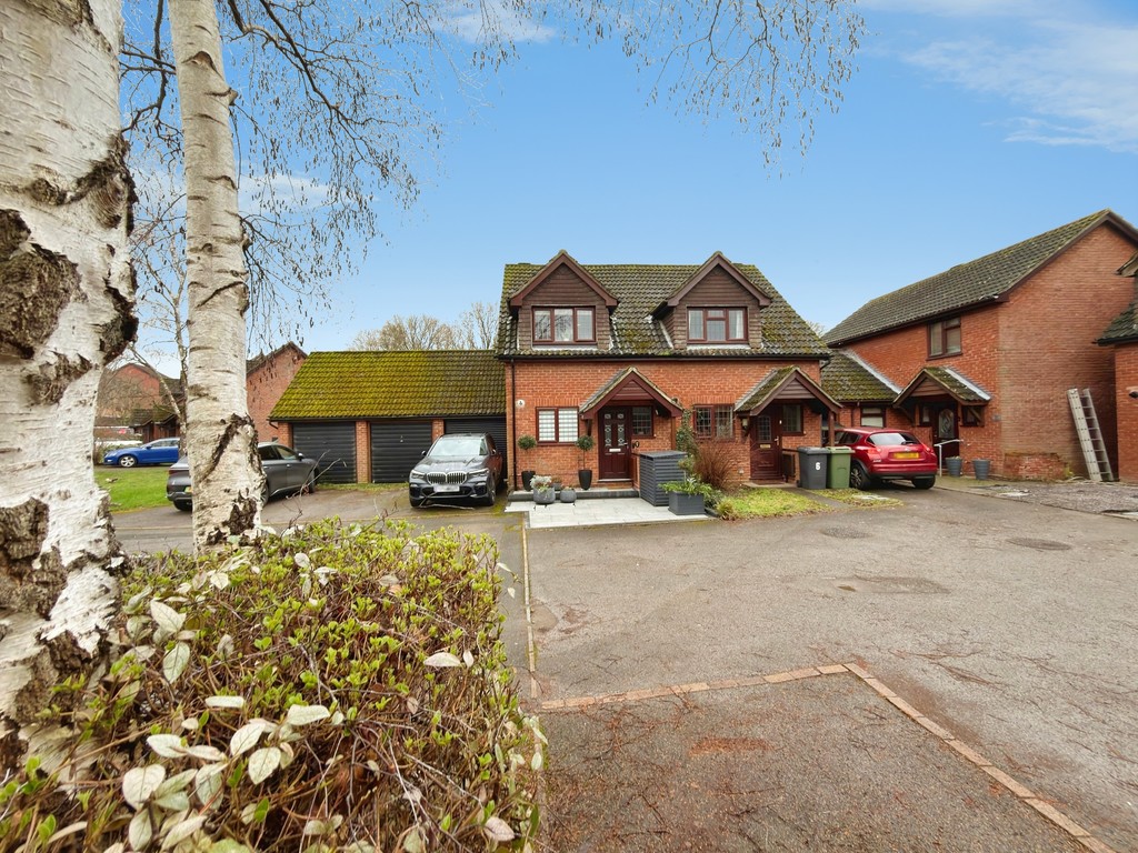 2 bed Semi Detached for rent in Hampshire. From Martin & Co - Basingstoke 2 bed Semi Detached for rent in Hampshire. From Martin & Co - Basingstoke
