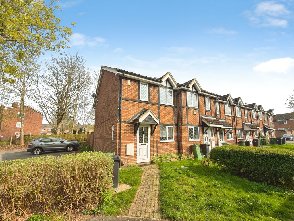3 bed End of Terrace for rent in Hampshire. From Martin & Co - Basingstoke
