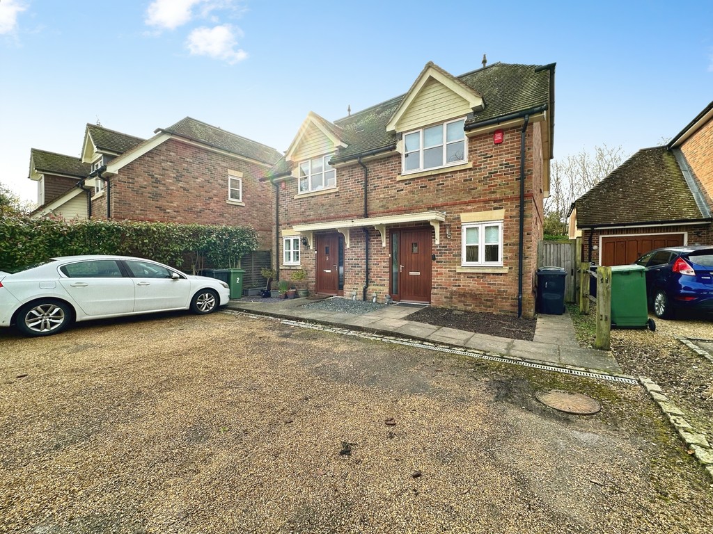 2 bed Semi Detached for rent in Hampshire. From Martin & Co - Basingstoke