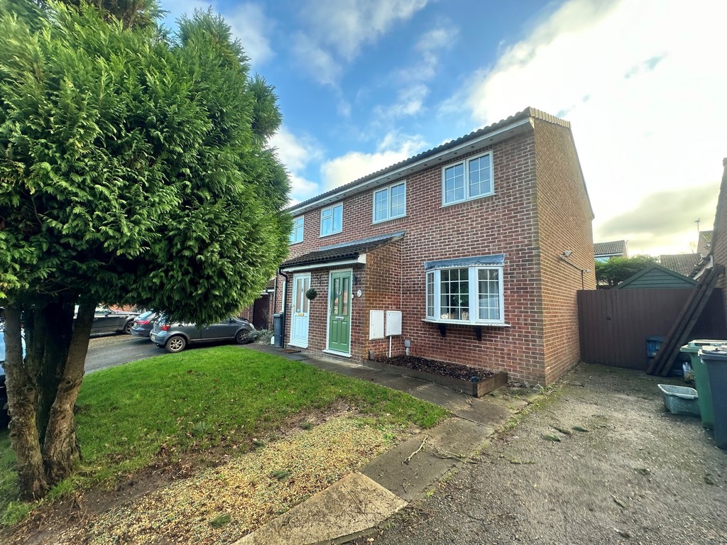 3 bed Semi Detached for rent in Hampshire. From Martin & Co - Basingstoke 3 bed Semi Detached for rent in Hampshire. From Martin & Co - Basingstoke