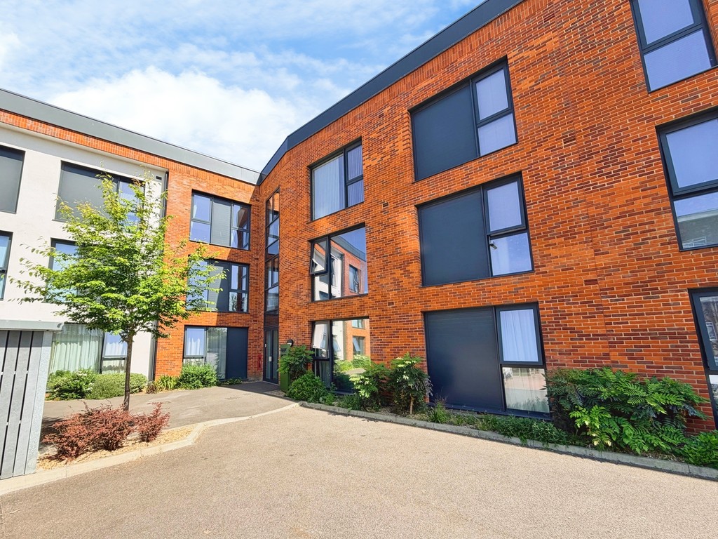 2 bed Apartment for rent in Hampshire. From Martin & Co - Basingstoke 2 bed Apartment for rent in Hampshire. From Martin & Co - Basingstoke