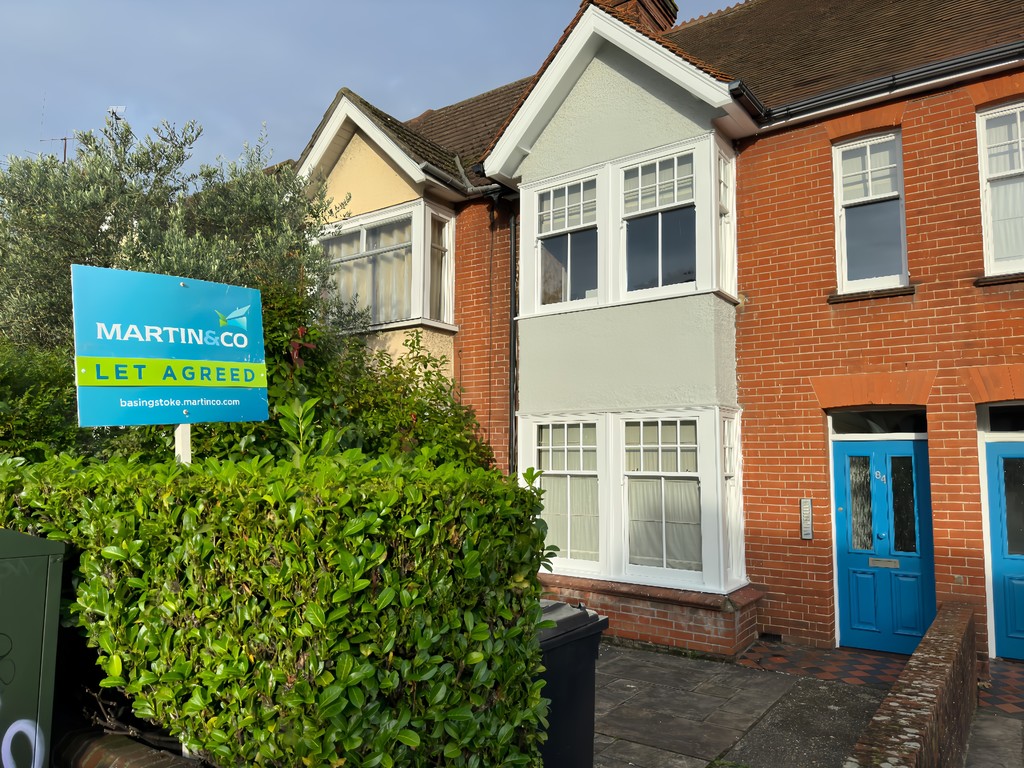 1 bed Apartment for rent in Hampshire. From Martin & Co - Basingstoke 1 bed Apartment for rent in Hampshire. From Martin & Co - Basingstoke