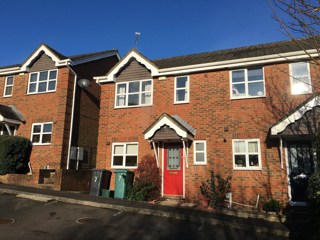 3 bed Semi Detached for rent in Hampshire. From Martin & Co - Basingstoke 3 bed Semi Detached for rent in Hampshire. From Martin & Co - Basingstoke
