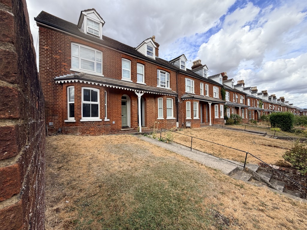 1 bed Ground Floor Flat for rent in Hampshire. From Martin & Co - Basingstoke 1 bed Ground Floor Flat for rent in Hampshire. From Martin & Co - Basingstoke