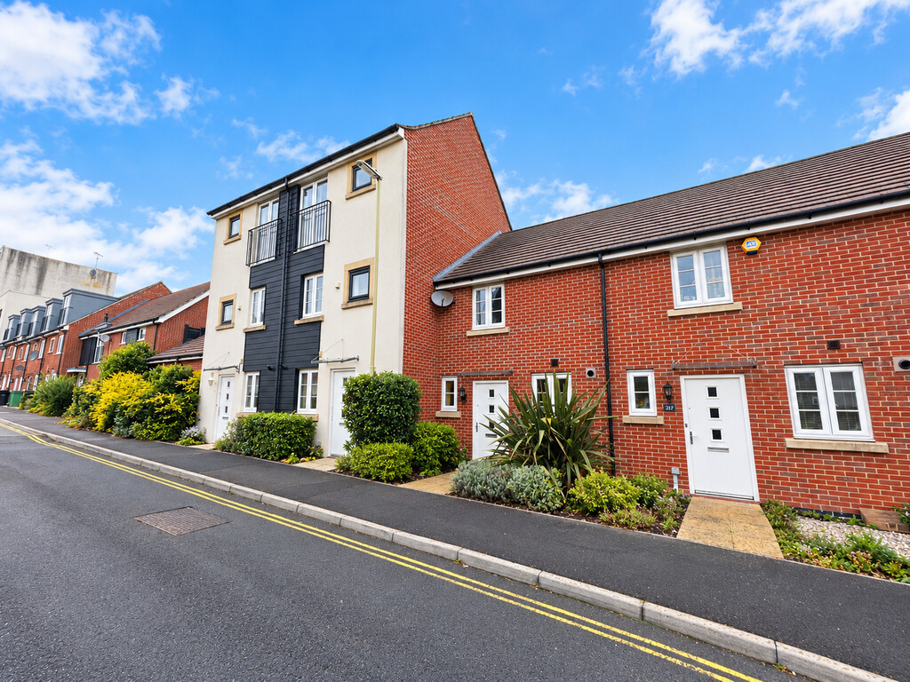 2 bed Mid Terraced House for rent in Hampshire. From Martin & Co - Basingstoke 2 bed Mid Terraced House for rent in Hampshire. From Martin & Co - Basingstoke
