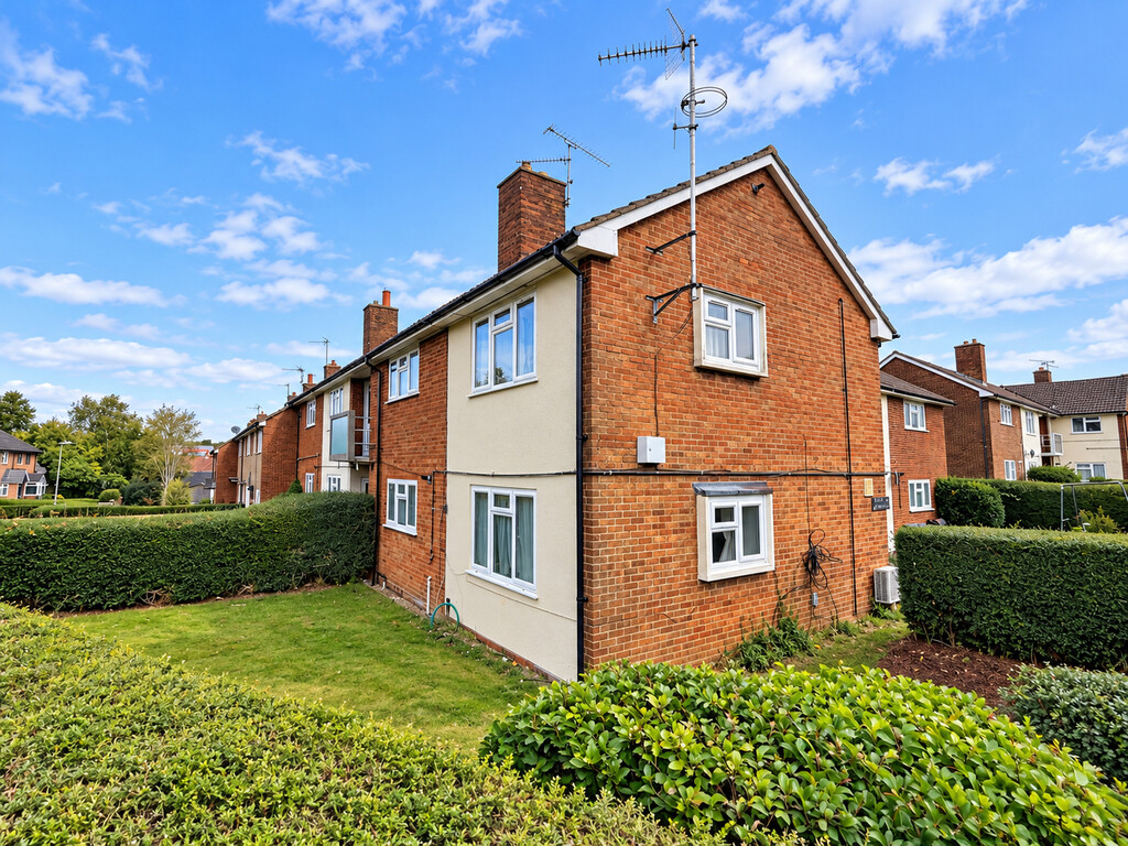 2 bed Apartment for rent in Hampshire. From Martin & Co - Basingstoke 2 bed Apartment for rent in Hampshire. From Martin & Co - Basingstoke