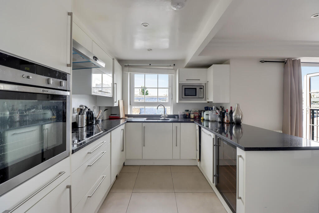 3 bed Apartment for rent in Camden Town. From Martin & Co - Camden