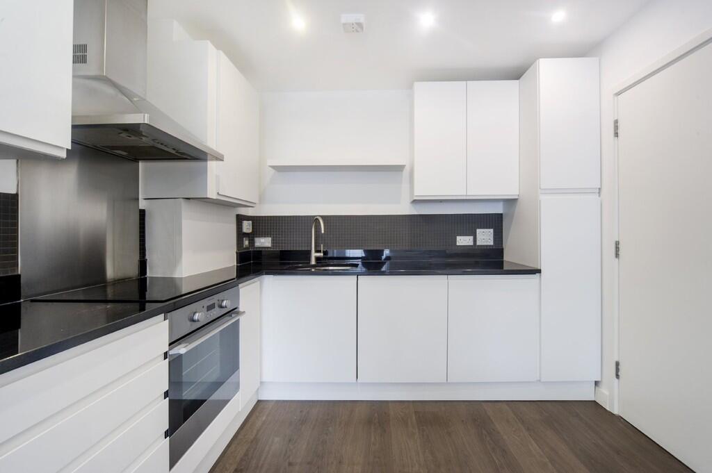 2 bed Apartment for rent in Camden Town. From Martin & Co - Camden