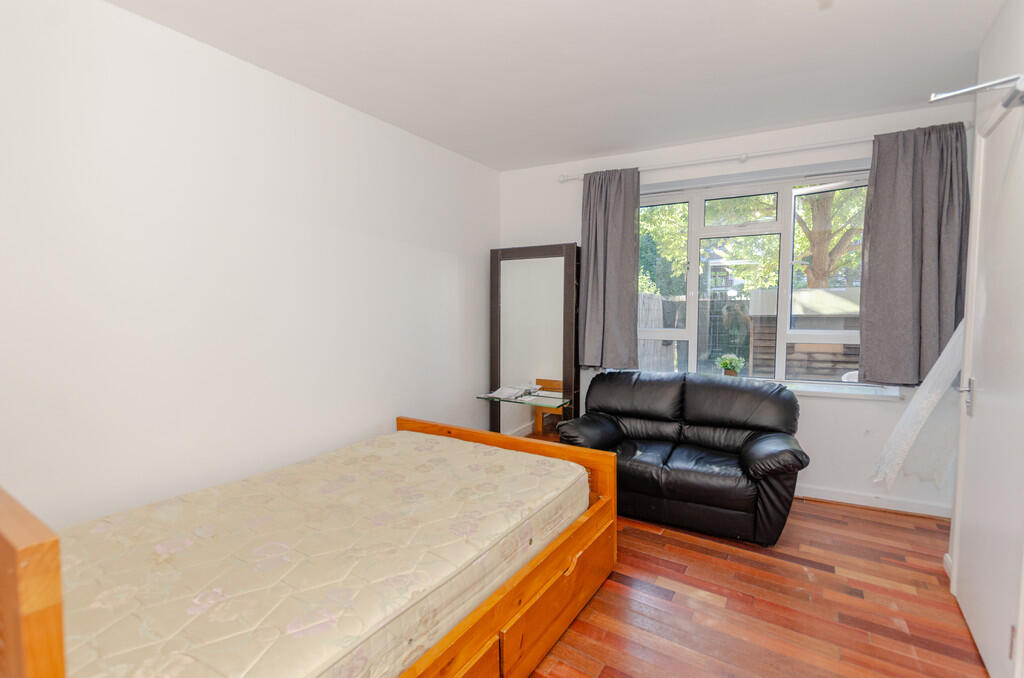4 bed Apartment for rent in Camden Town. From Martin & Co - Camden 4 bed Apartment for rent in Camden Town. From Martin & Co - Camden