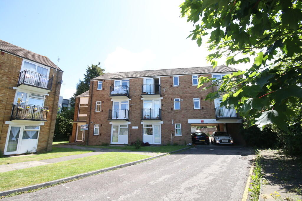 1 bed 1st Floor Flat for rent in Canterbury. From Martin & Co - Canterbury