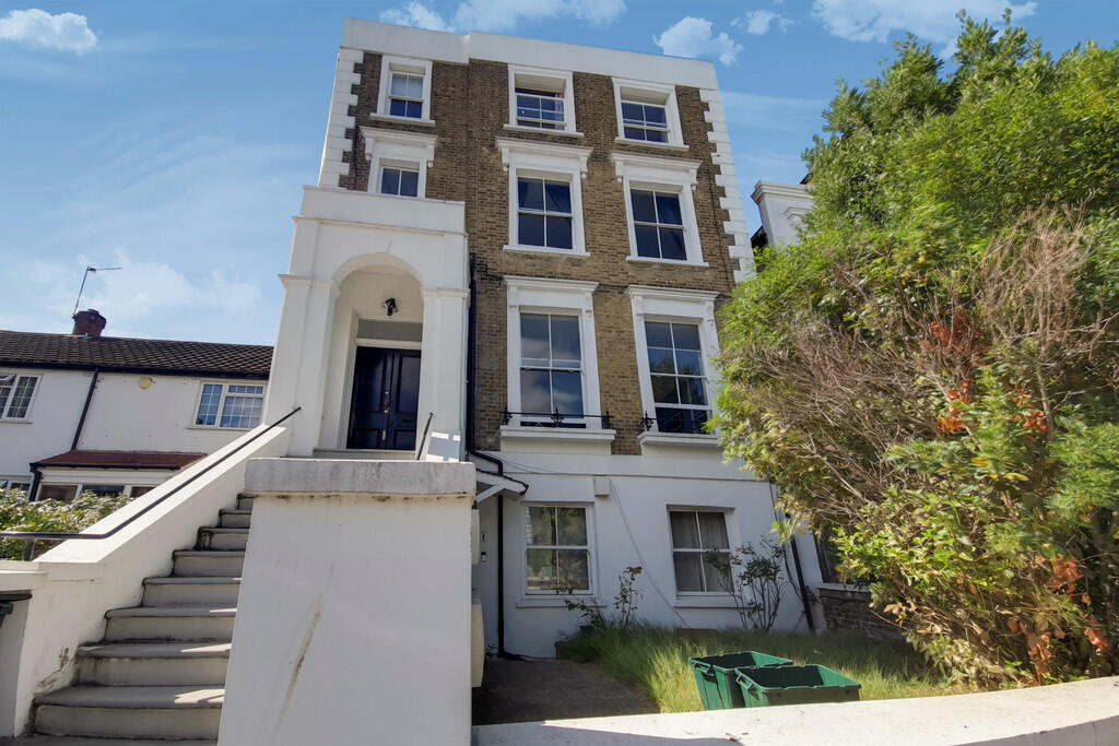 2 bed Apartment for rent in Penge. From Martin & Co - Crystal Palace