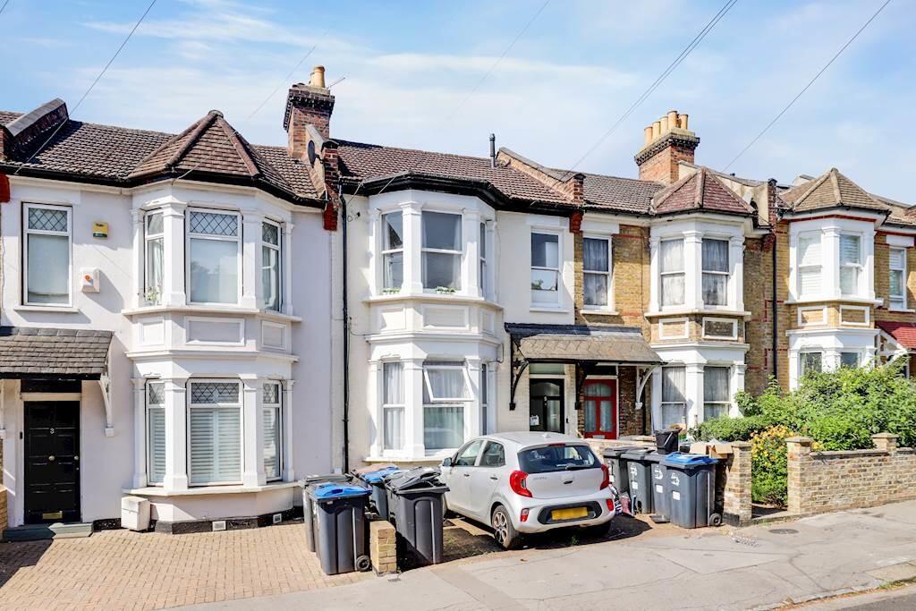 2 bed 1st Floor Flat for rent in Penge. From Martin & Co - Crystal Palace