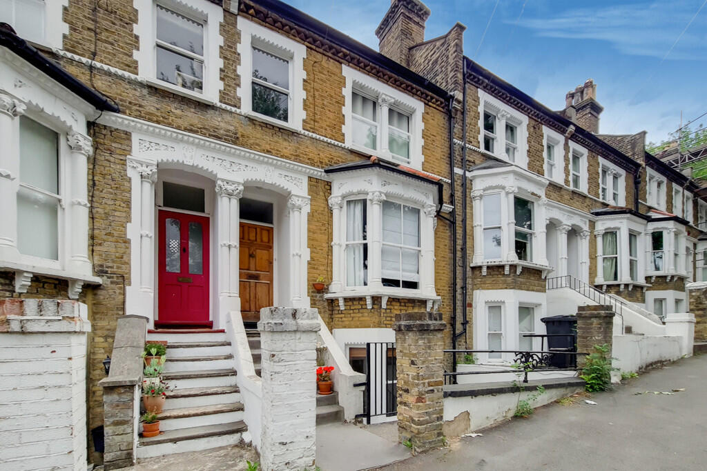 1 bed Apartment for rent in Penge. From Martin & Co - Crystal Palace