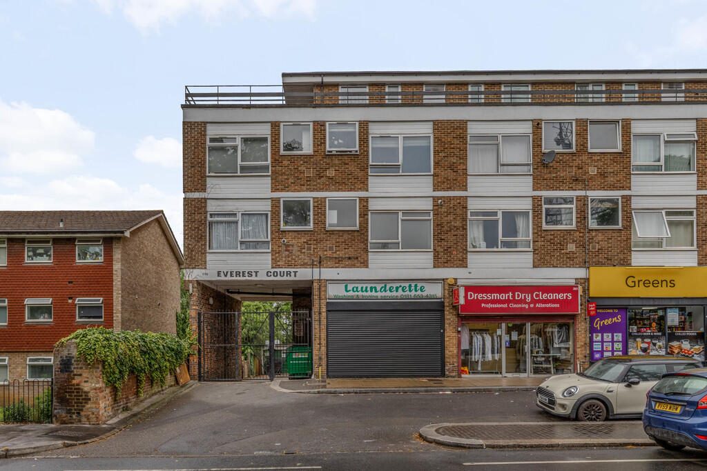1 bed 1st Floor Flat for rent in Penge. From Martin & Co - Crystal Palace 1 bed 1st Floor Flat for rent in Penge. From Martin & Co - Crystal Palace