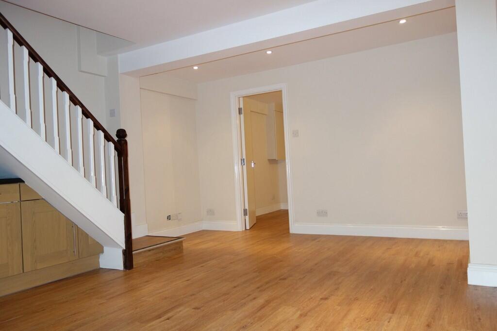 1 bed 1st Floor Flat for rent in Penge. From Martin & Co - Crystal Palace