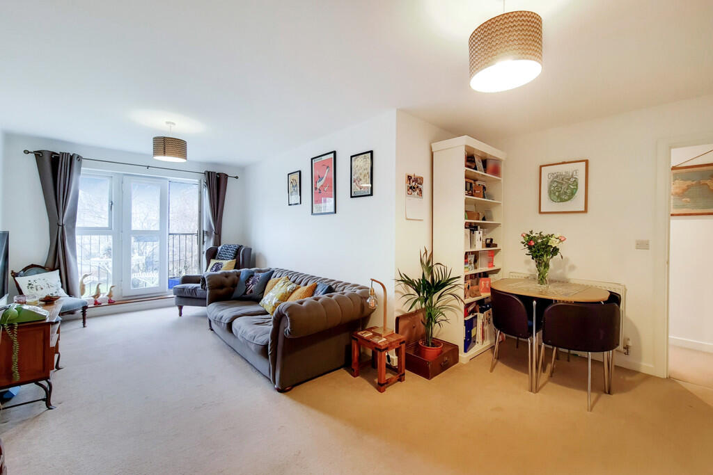 2 bed Apartment for rent in Penge. From Martin & Co - Crystal Palace