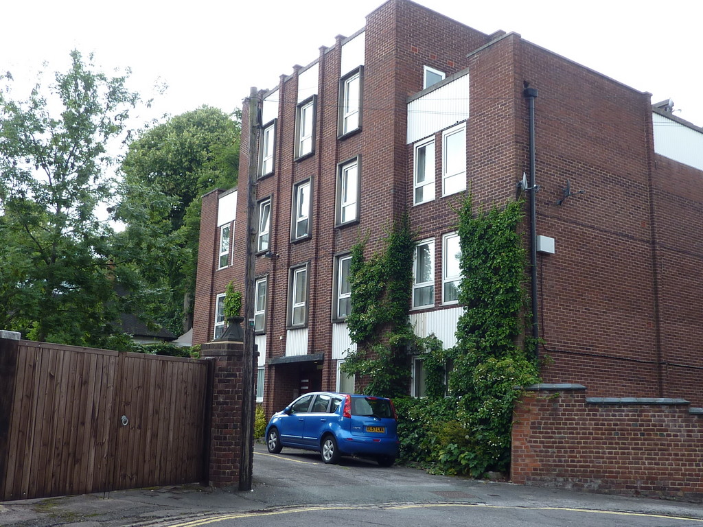 2 bed Flat for rent in Staffordshire. From Martin & Co - Stoke on Trent