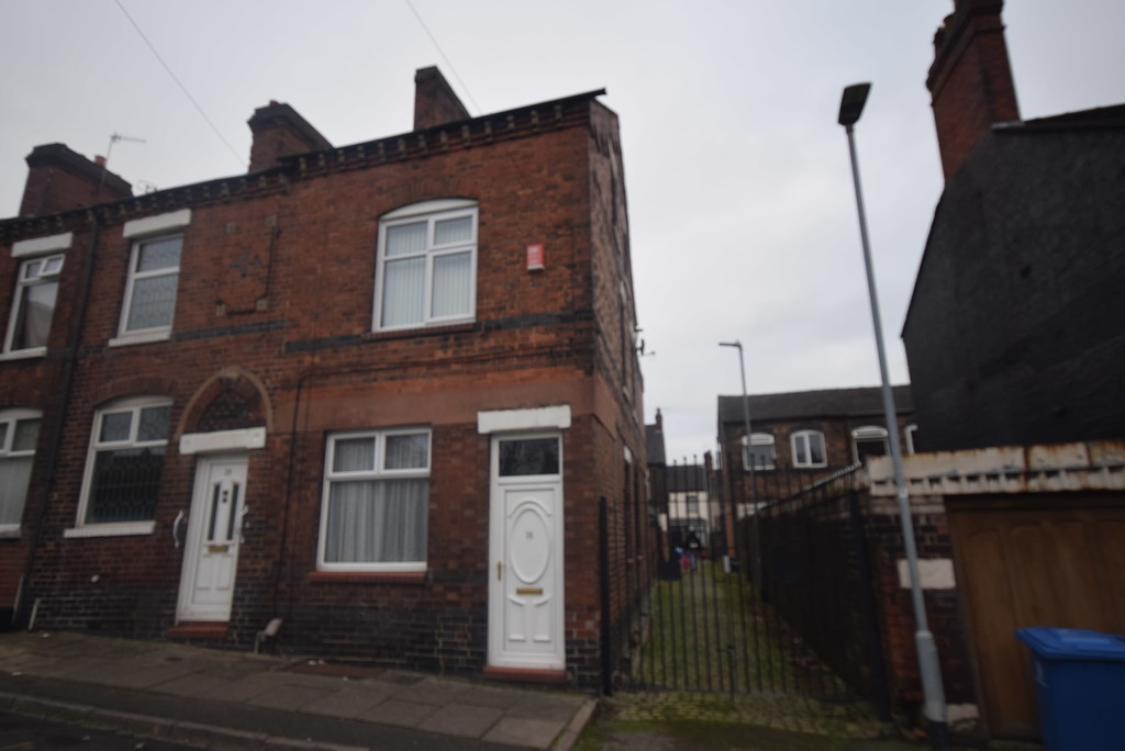 4 bed End Terraced House for rent in Staffs. From Martin & Co - Stoke on Trent
