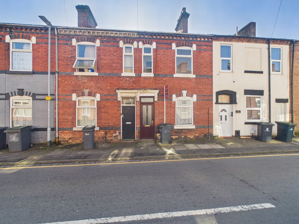 3 bed Mid Terraced House for rent in Staffordshire. From Martin & Co - Stoke on Trent