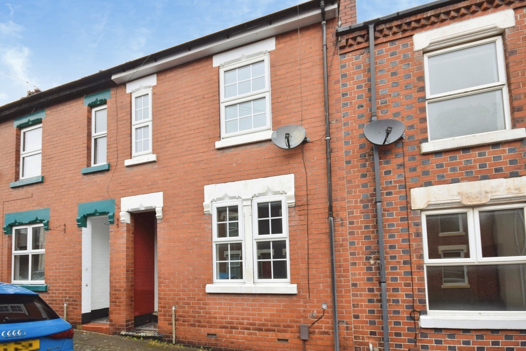 3 bed Mid Terraced House for rent in Staffordshire. From Martin & Co - Stoke on Trent