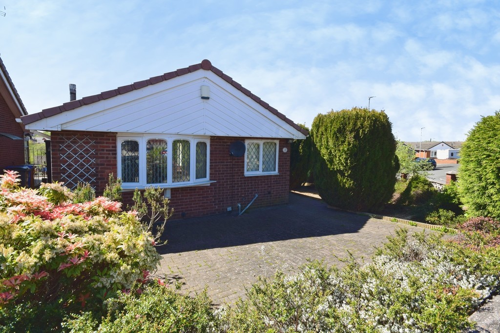 2 bed Detached bungalow for rent in Staffordshire. From Martin & Co - Stoke on Trent