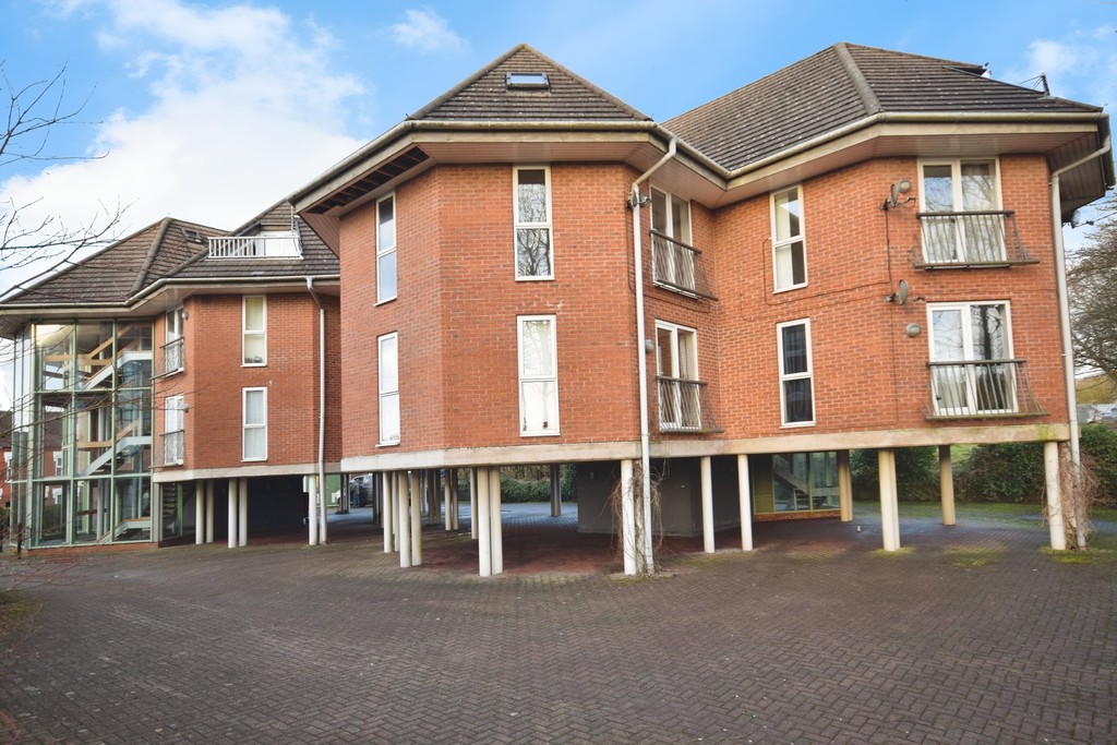 2 bed Apartment for rent in Staffordshire. From Martin & Co - Stoke on Trent