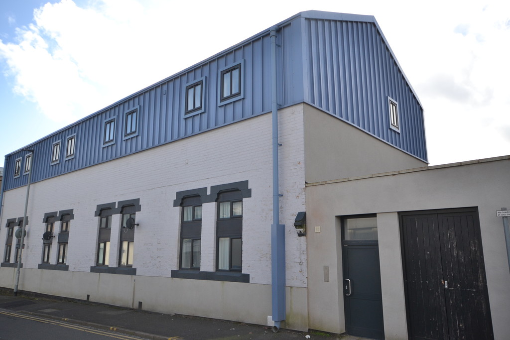 2 bed Apartment for rent in Staffordshire. From Martin & Co - Stoke on Trent
