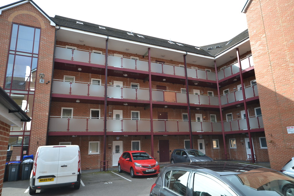 2 bed Apartment for rent in Newcastle-under-Lyme. From Martin & Co - Stoke on Trent