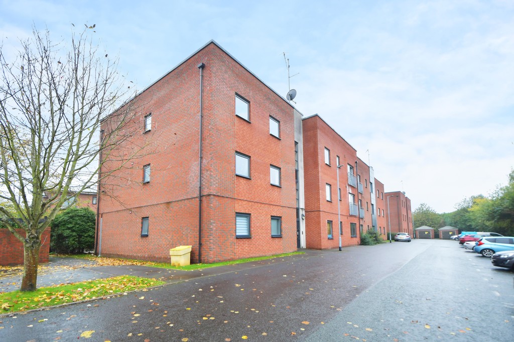 2 bed Apartment for rent in Staffordshire. From Martin & Co - Stoke on Trent