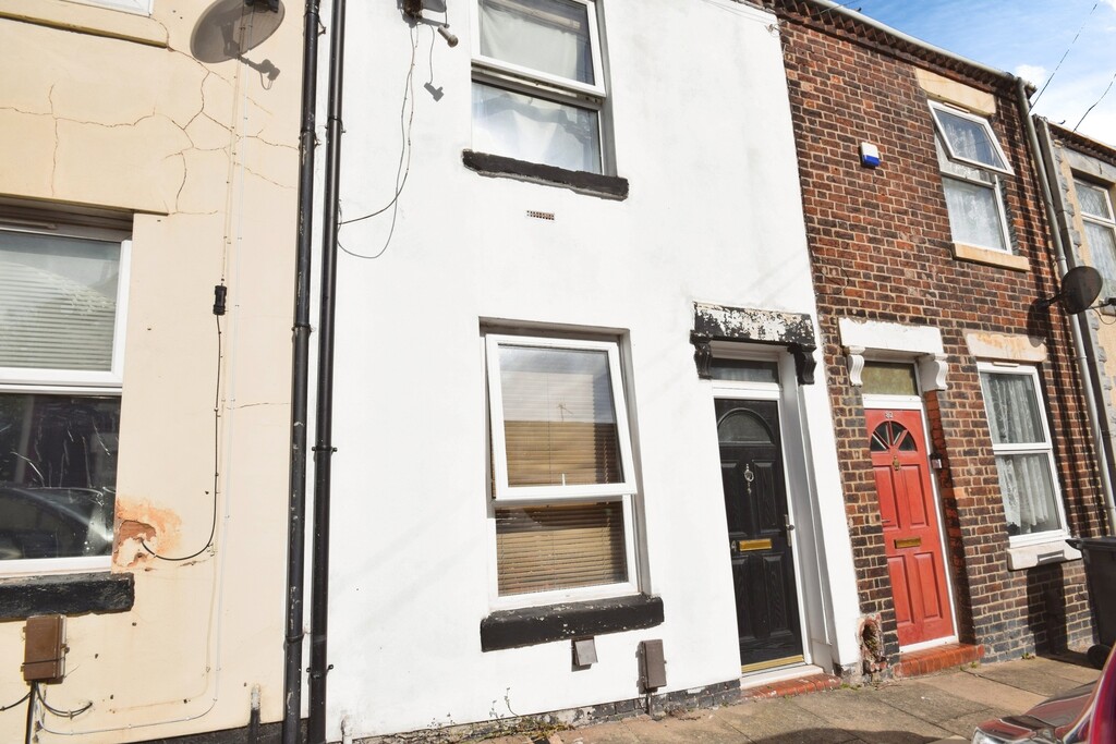 2 bed Mid Terraced House for rent in Staffordshire . From Martin & Co - Stoke on Trent
