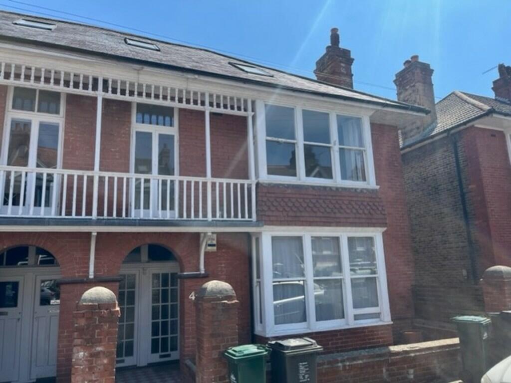 2 bed Flat for rent in Brighton and Hove. From Martin & Co - Brighton