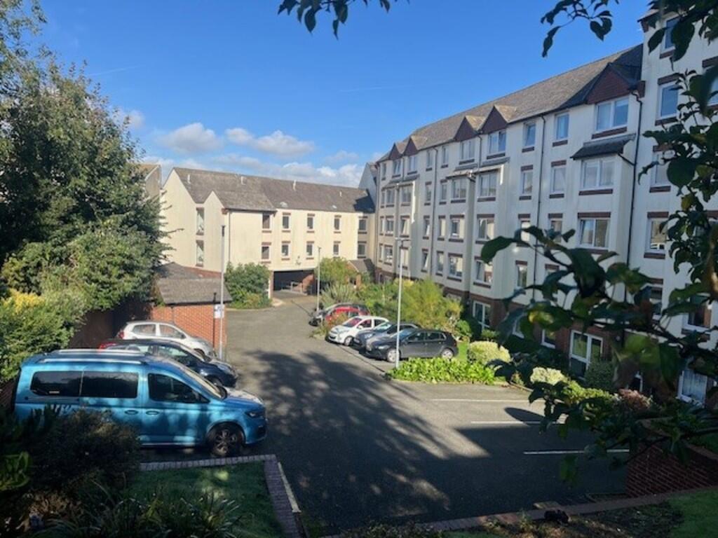 1 bed 1st Floor Flat for rent in Brighton and Hove. From Martin & Co - Brighton