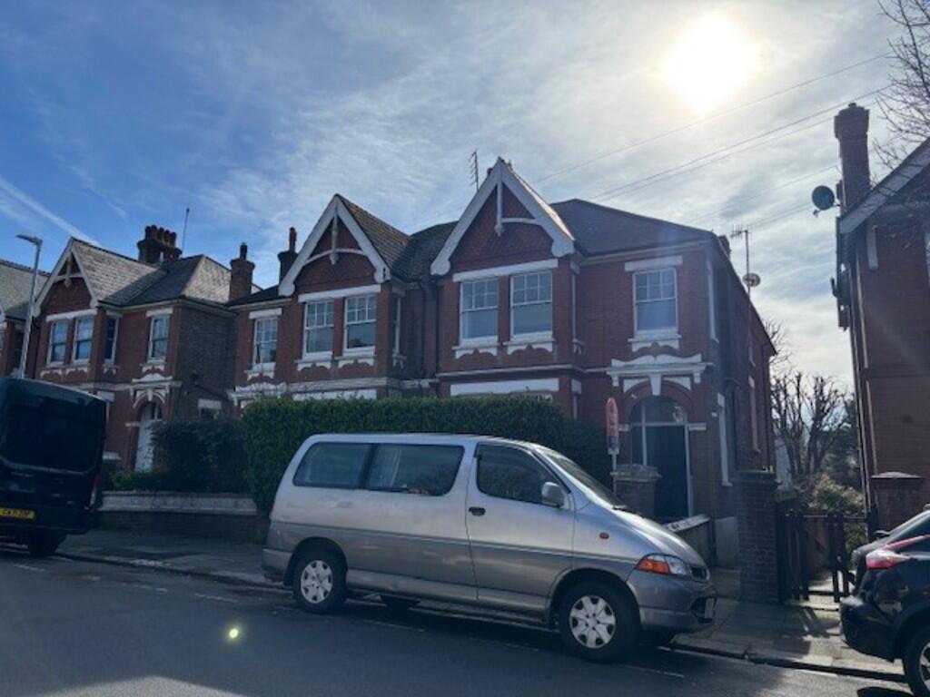 1 bed House (unspecified) for rent in Brighton and Hove. From Martin & Co - Brighton