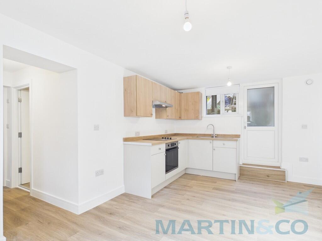 1 bed 1st Floor Flat for rent in Brighton and Hove. From Martin & Co - Brighton